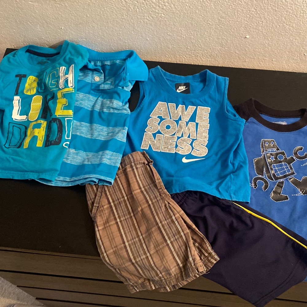 4 shirts 2 shorts bundle